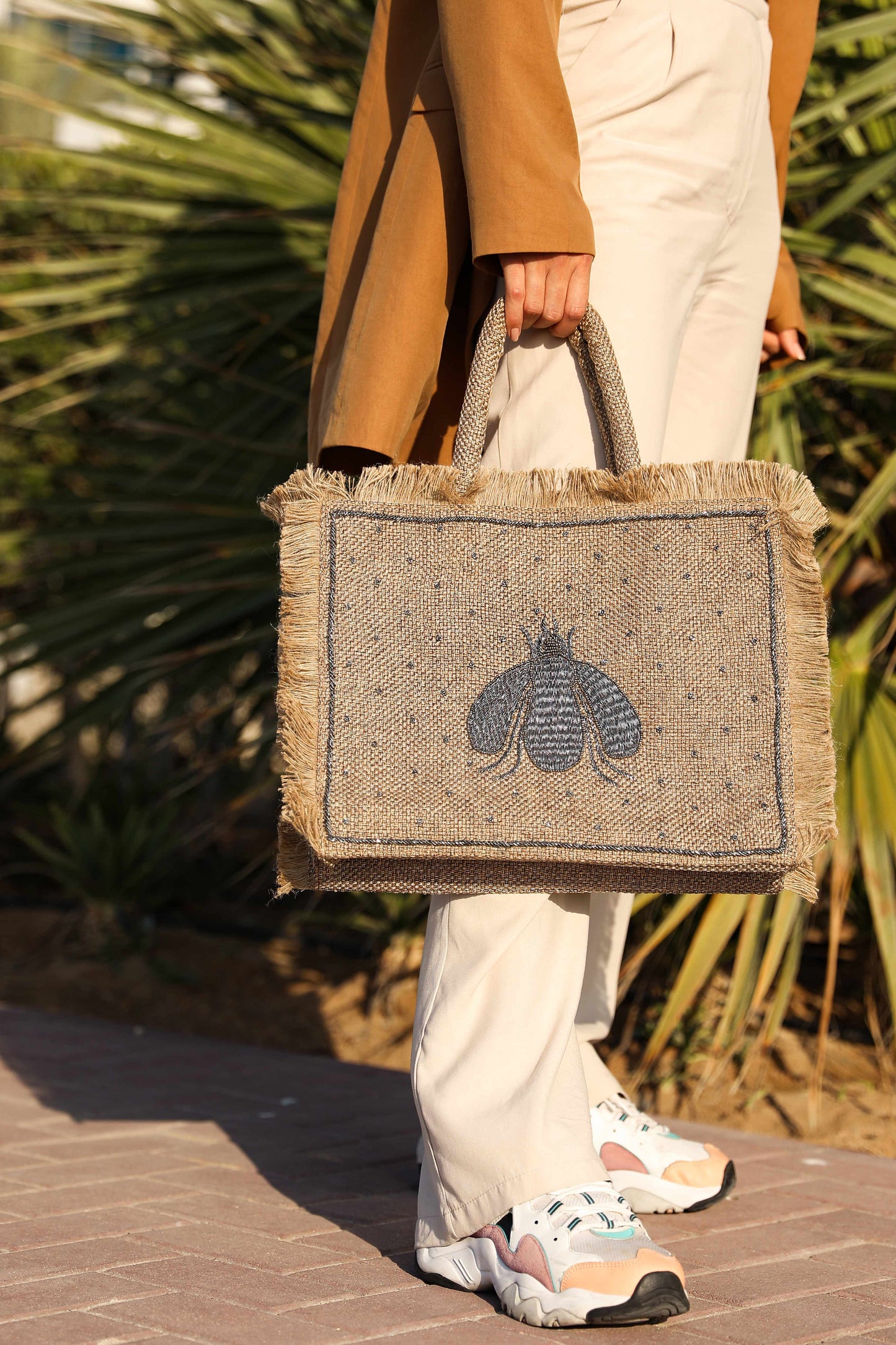 Silver bee big tote bag