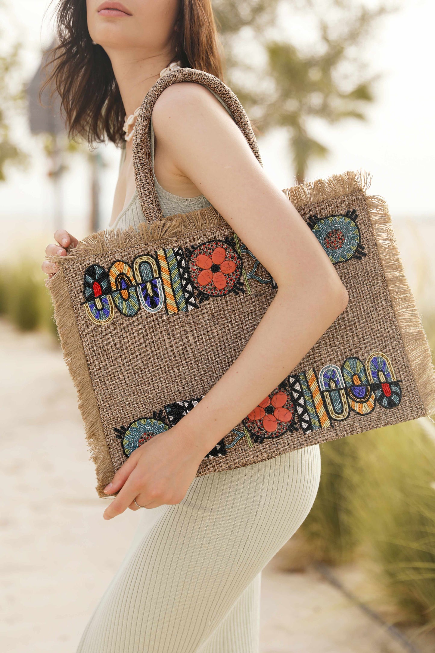 Assymytrical pattern big tote bag