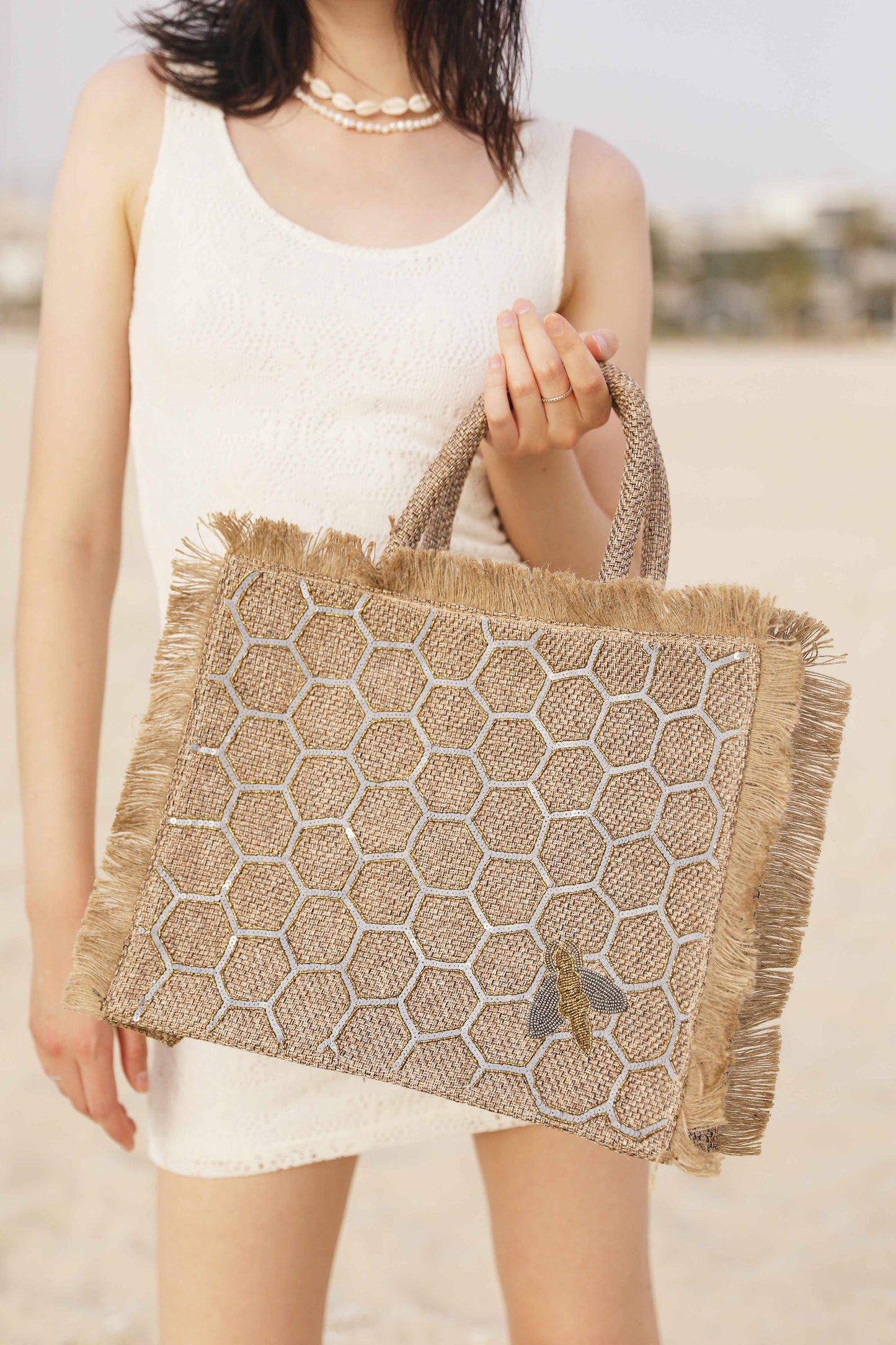 Honeycomb bee big tote bag